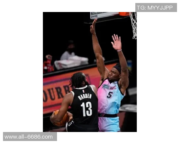 戴格诺特盛赞乔治进攻风格丝滑兼具防守能力展现顶级篮球水平