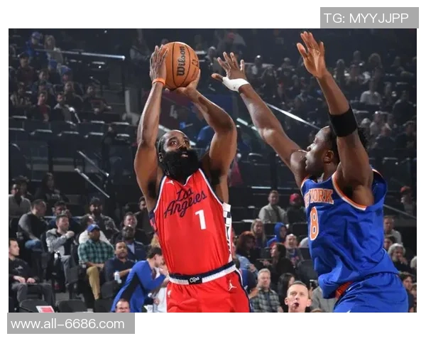 哈登复出状态平平表现不佳17投仅6中贡献23分9助攻是否受到伤病影响